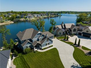 18 Black Hawk Dr, Lake Winnebago, MO 64034