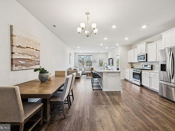 5th image of 65 Morley Blvd