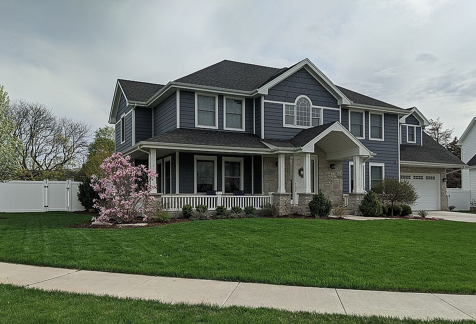 2nd image of 826 Avon Ct