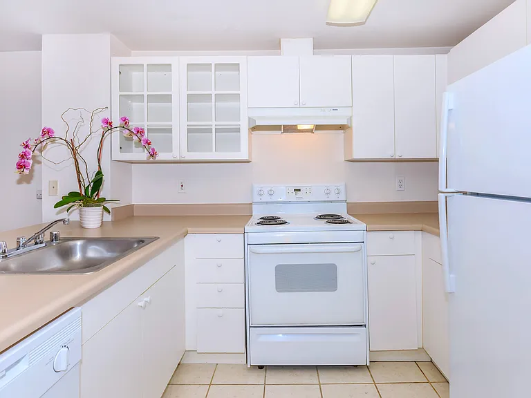 Clearwater and Star Apartments — Photo 1
