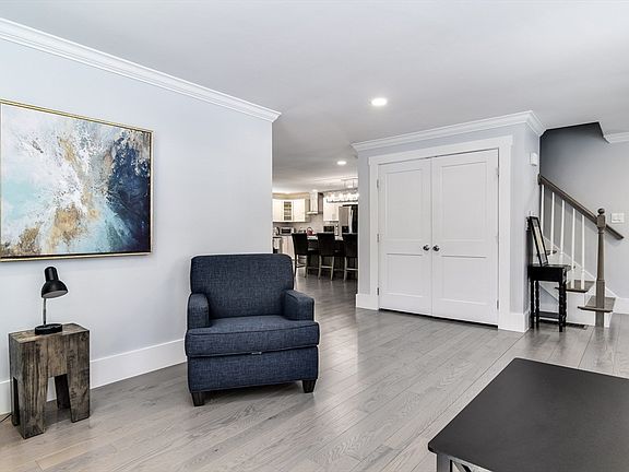 3rd image of 555 Old Harvard Rd