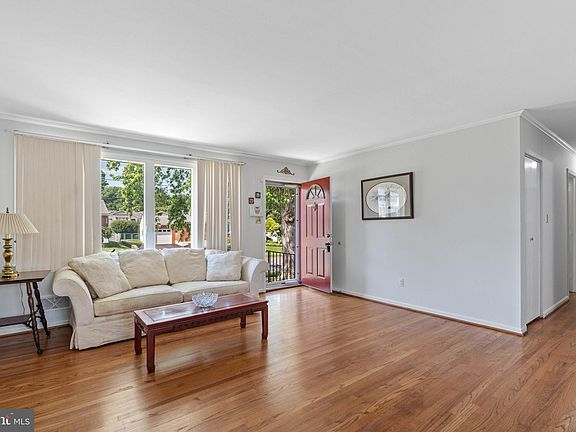 4th image of 1602 Afton Dr