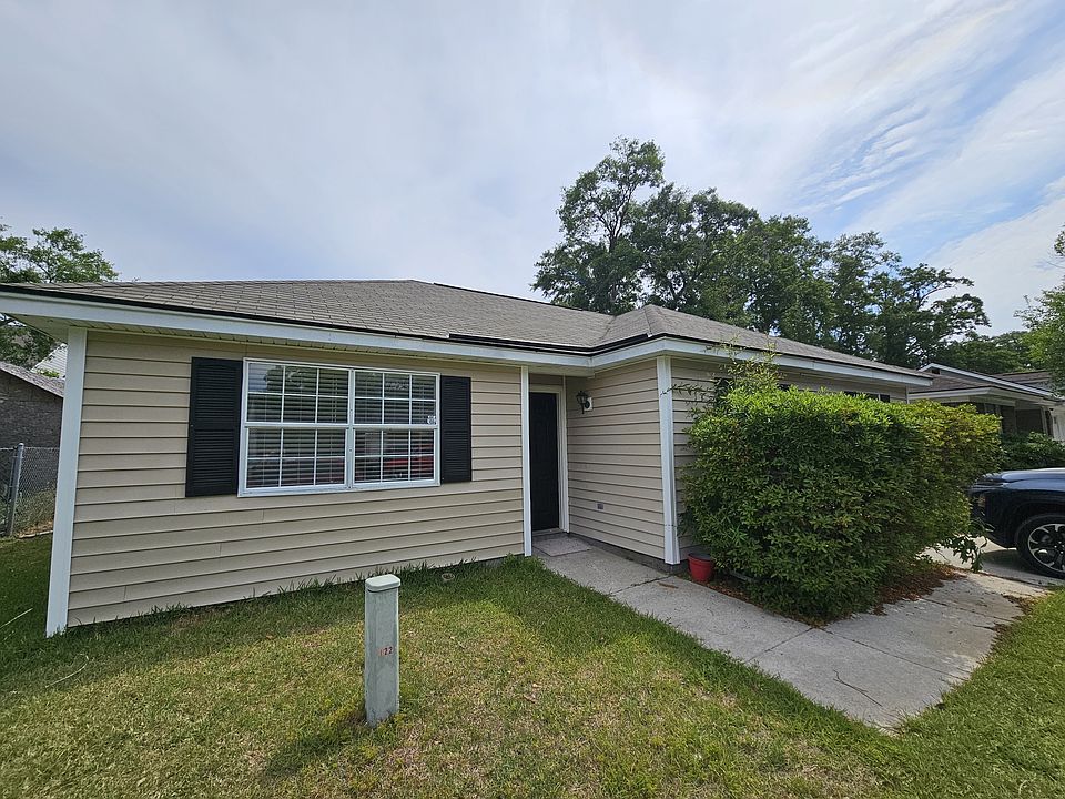 1st image of 124 Hunt Club Ct