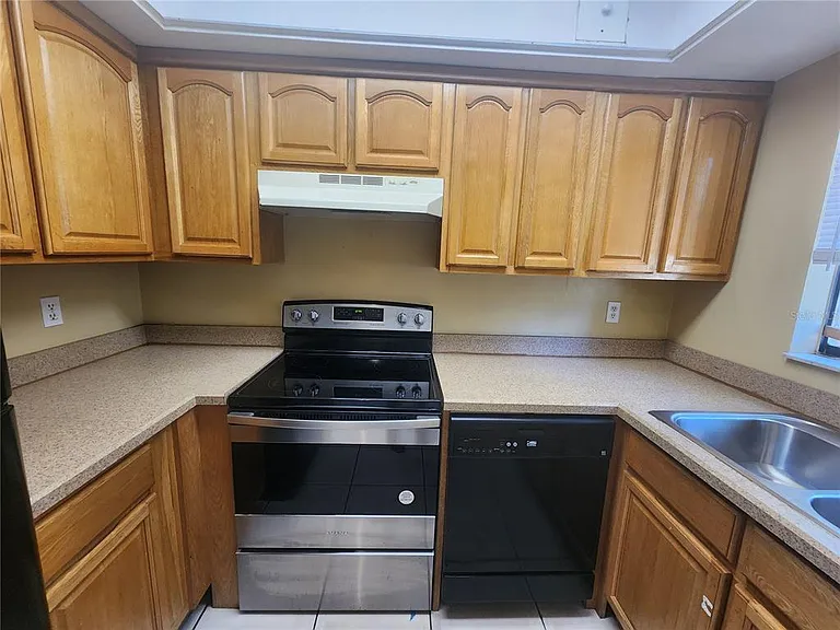 702 SW 70th Ter #B — Photo 6