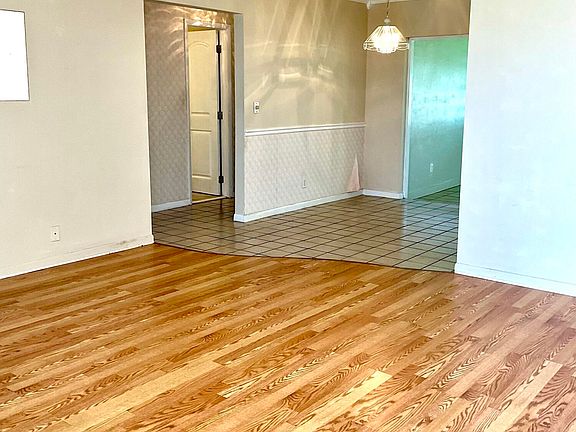4th image of 119 SW 10th Court