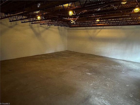 3rd image of 1005 Trogdon Ave