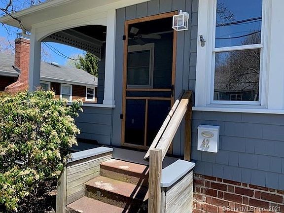 4th image of 42 Courtland St