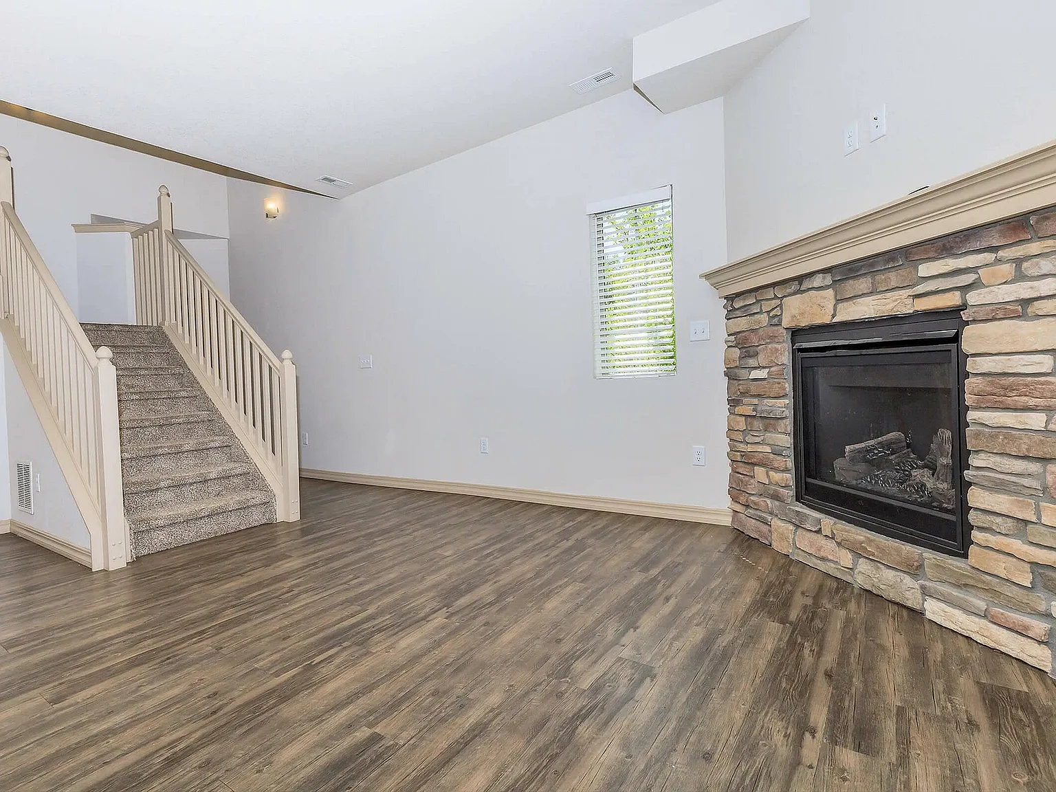 Residence at Stratmoor — Photo 2