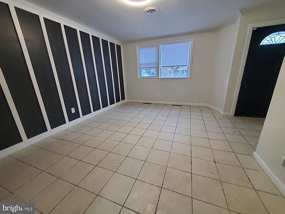 3rd image of 185 Kinsley Rd