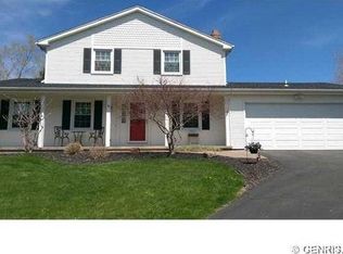 32 Selborne Chase, Fairport, NY 14450