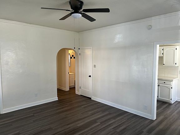 3rd image of 4408 Lockwood Ave #101