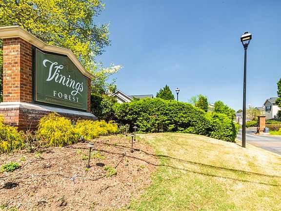 4th image of 412 Vinings Forest Cir SE