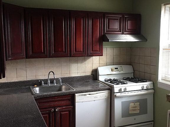3rd image of 254-59 75th Ave Floor 2