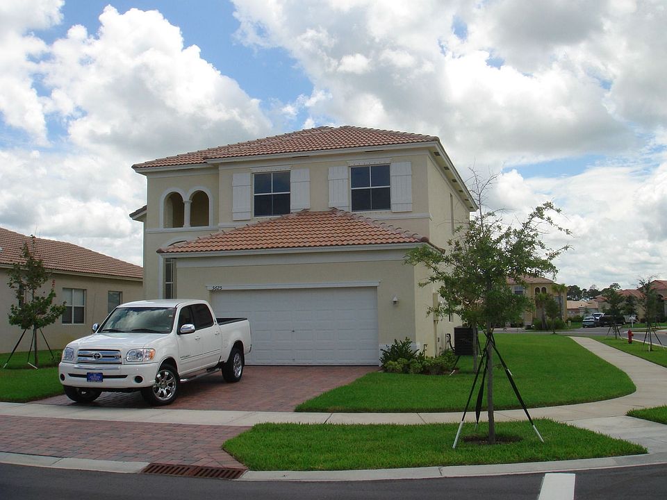 2nd image of 5625 Sun Pointe Dr