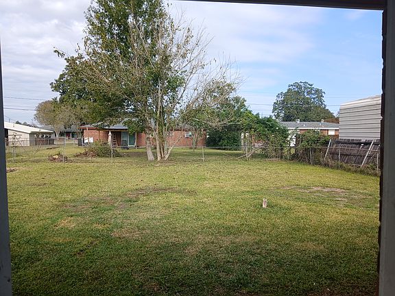 3rd image of 217 Oakshire Dr