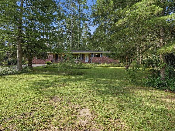2nd image of 1923 Sharon Rd