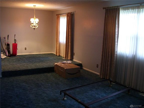 3rd image of 55 Hardacre Dr
