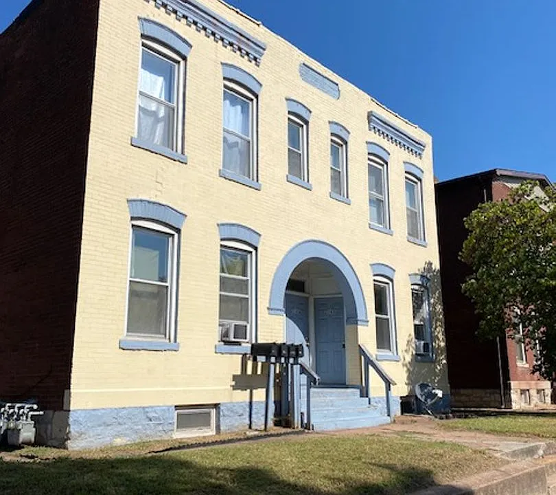 2141-2143 Edison Ave