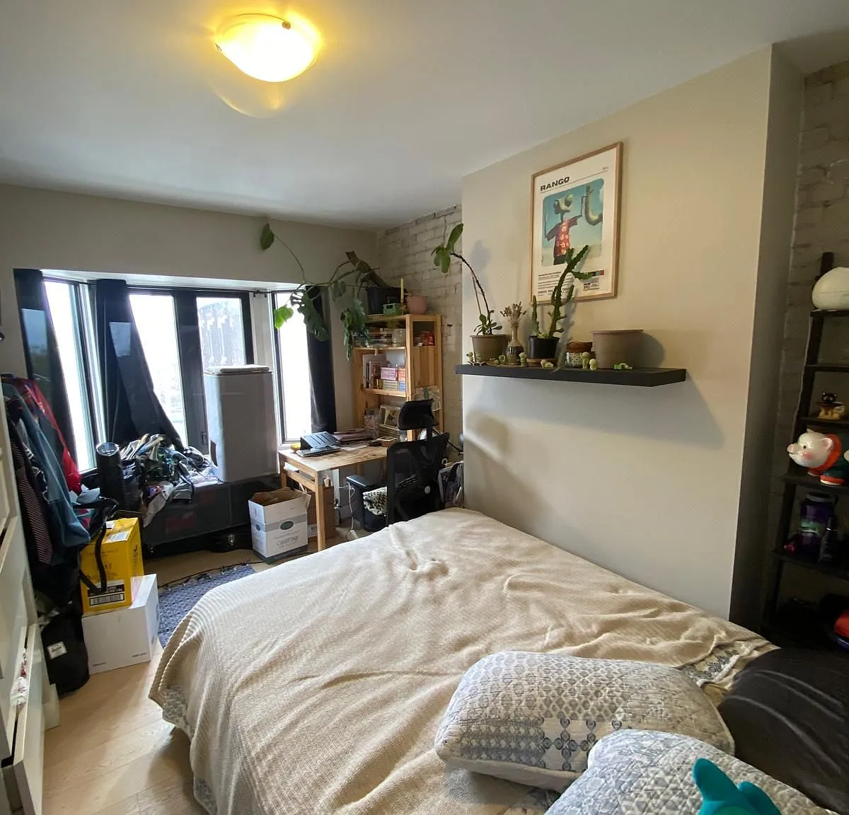 3 bed, $3,200 — Photo 1