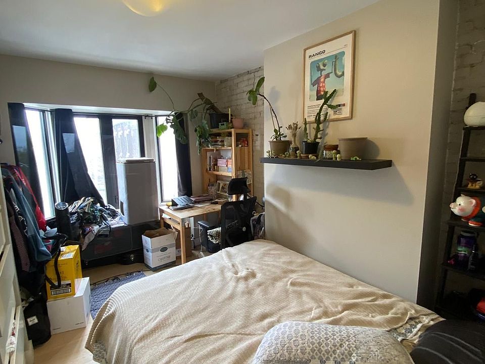 1st image of 1022 Bloor St W #3A