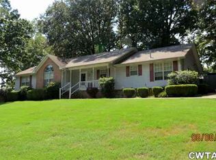 63 Greenway Dr, Jackson, TN 38305
