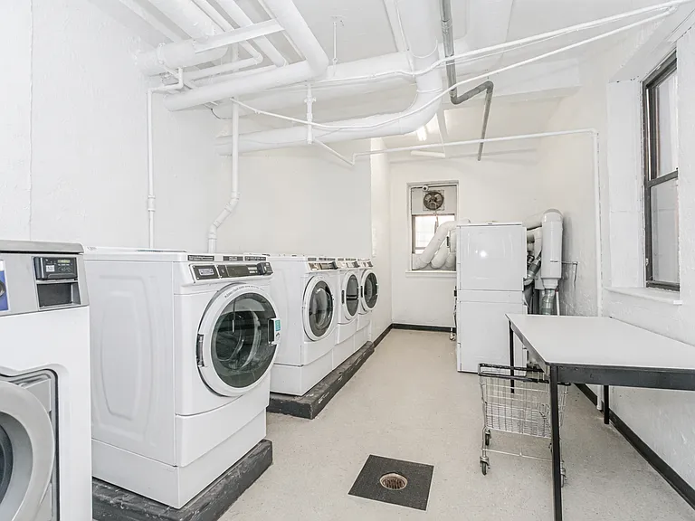 2400 E 3rd St #526 — Photo 4
