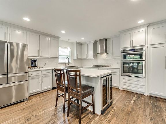 2nd image of 6243 Monticello Ave