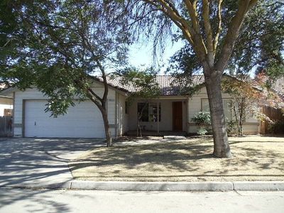 5815 W Locust Ave, Fresno, CA, 93722