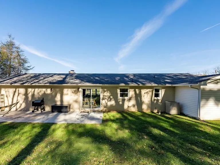 2 Lambeth Ct — Photo 7