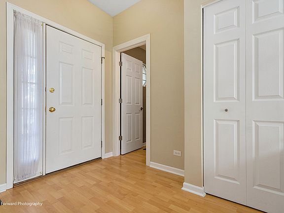 4th image of 236 Camel Bend Ct