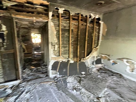 4th image of 130 Nola St