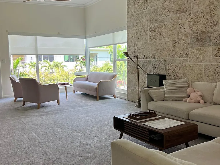 9400 E Bay Harbor Dr #3 — Photo 1