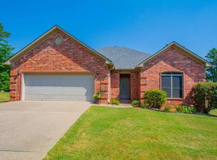 14 Harmony Ct, Maumelle, AR 72113