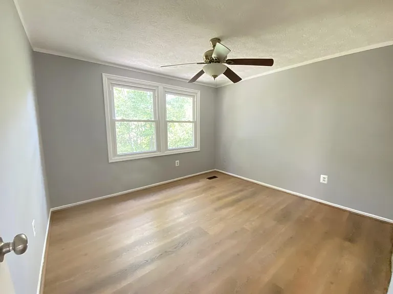 8513 Woodfall Rd — Photo 13