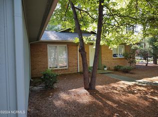 2 Garden Villa Dr, Pinehurst, NC 28374