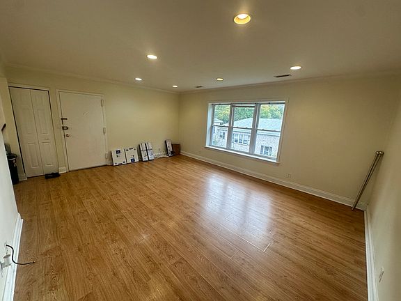 5th image of 140 Newton St APT 5