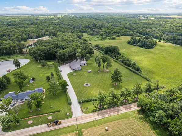 1806 County Road 2360, Moberly, MO 65270