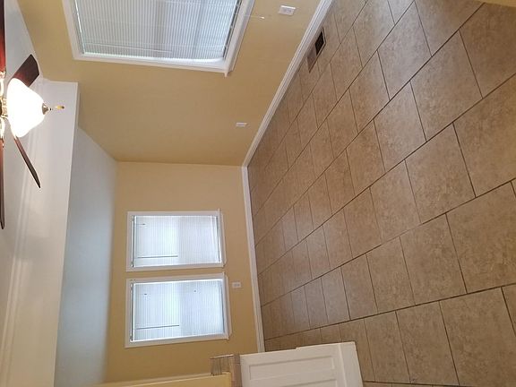 5th image of 3901 Palmetto St