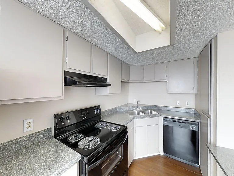 Willow Hill Apartments — Photo 18