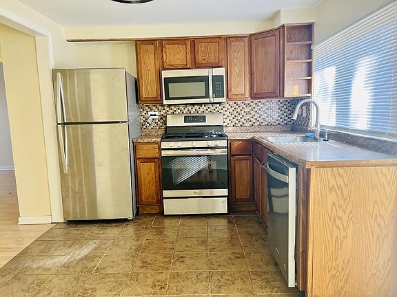 4th image of 617 Sandra Dr