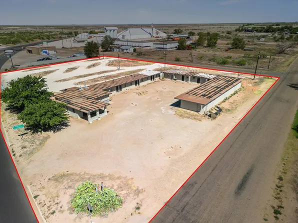 9th & 10th St, Plains, TX 79355