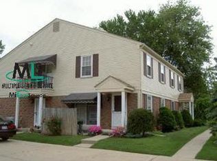 24461 Meadowbridge Dr, Clinton Township, MI 48035