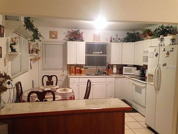 3rd image of 10103 N Armenia Ave