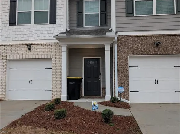 58 Chastain Cir, Newnan, GA 30263