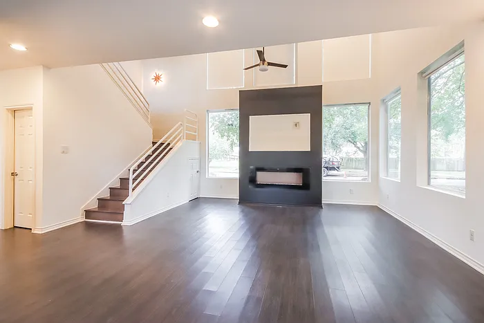 5 bed, 3.5 bath, 3683 sqft, $3,045 — Photo 4