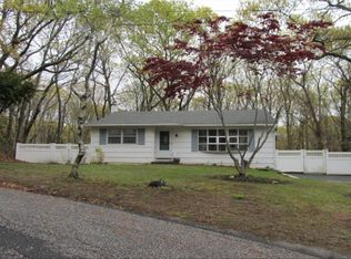 3 Malverne Rd, Sound Beach, NY 11789