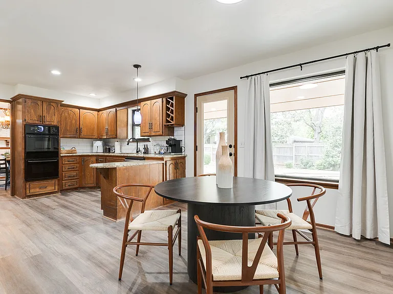 3121 Kent Dr — Photo 25