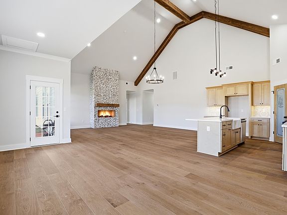 5th image of 419 Griffin Rd