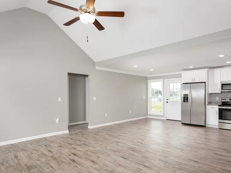 217 Skyview Cir — Photo 4