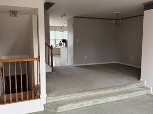 6153 Early Autumn Dr, Centreville, VA 20120